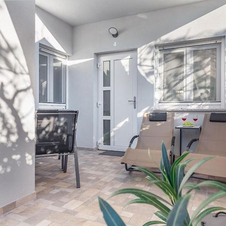 Evita Fazana Premium Studio Apartments Ngoại thất bức ảnh