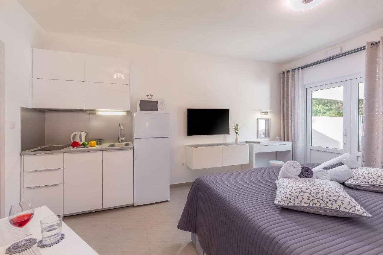 Evita Fazana Premium Studio Apartments Ngoại thất bức ảnh